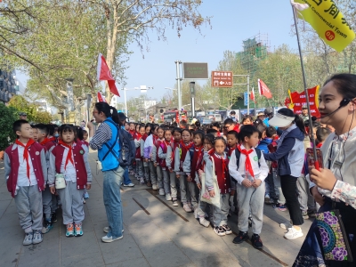 丰富【暑假·研学】，以周村古商城研学为核心，召开周村区中小学暑期研学座谈会