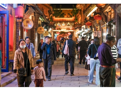 为什么一到晚上，周村人会在这里聚集？【夜游周村古商城】你就知道……
